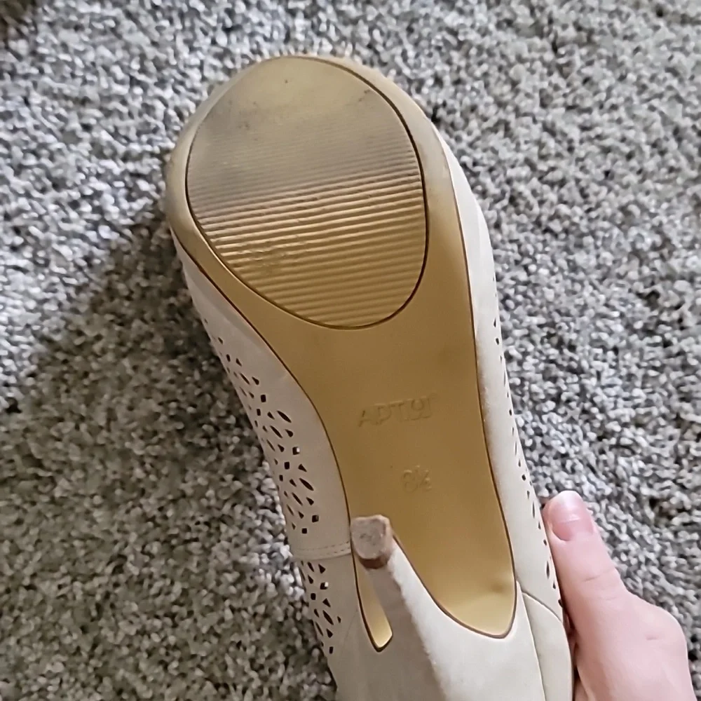 Apt. 9 heels - Picture 3 of 4